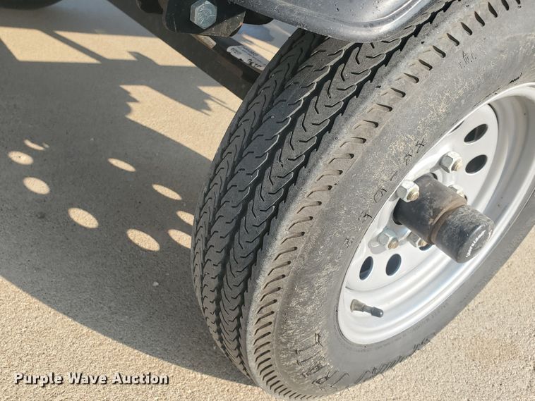 image for item KK9326 2010 Alumacraft V16-20  boat