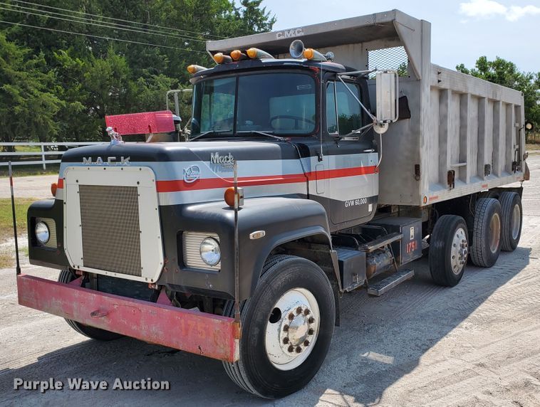 image for item KK9385 1985 Mack RS688LST  dump truck