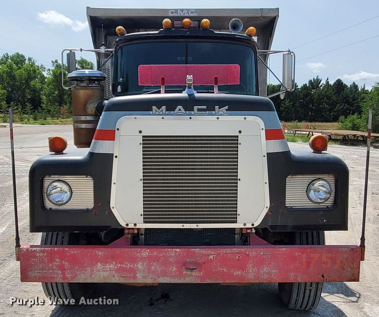 image for item KK9385 1985 Mack RS688LST  dump truck