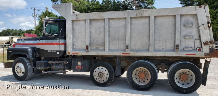 image for item KK9385 1985 Mack RS688LST  dump truck