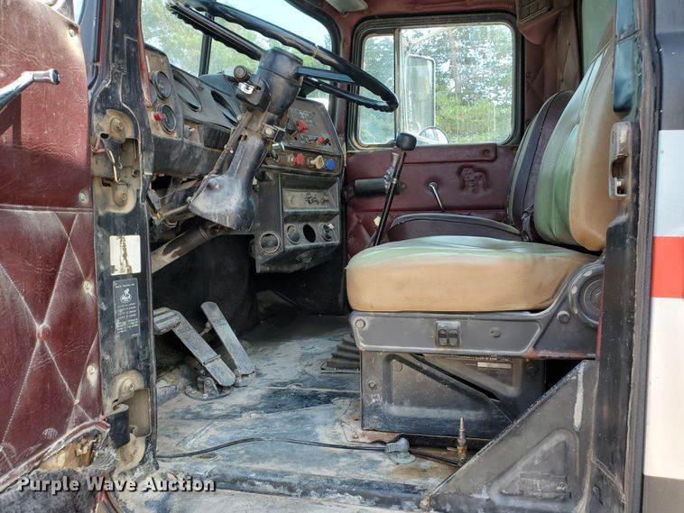 image for item KK9385 1985 Mack RS688LST  dump truck