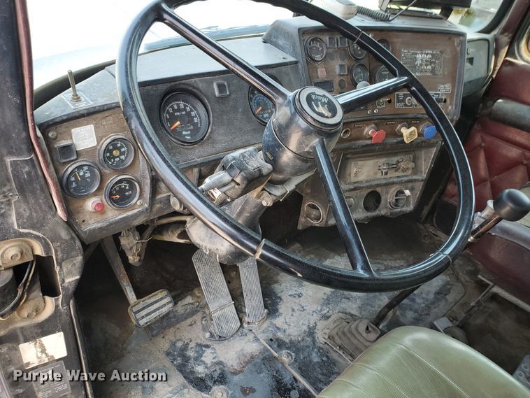 image for item KK9385 1985 Mack RS688LST  dump truck