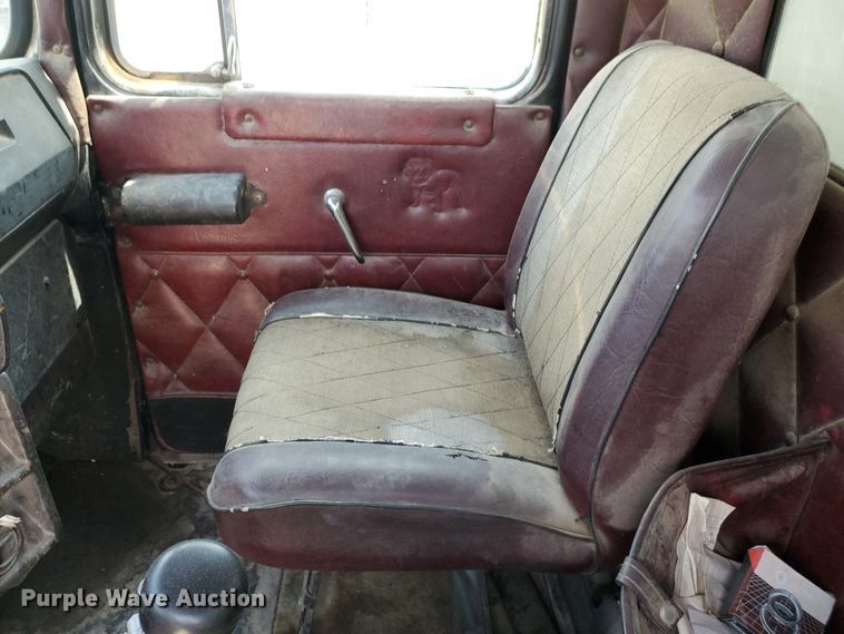 image for item KK9385 1985 Mack RS688LST  dump truck