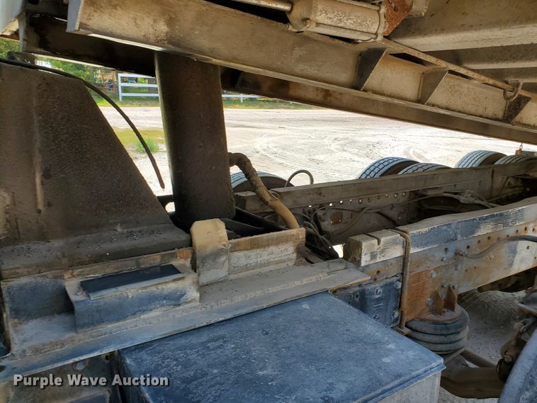 image for item KK9385 1985 Mack RS688LST  dump truck