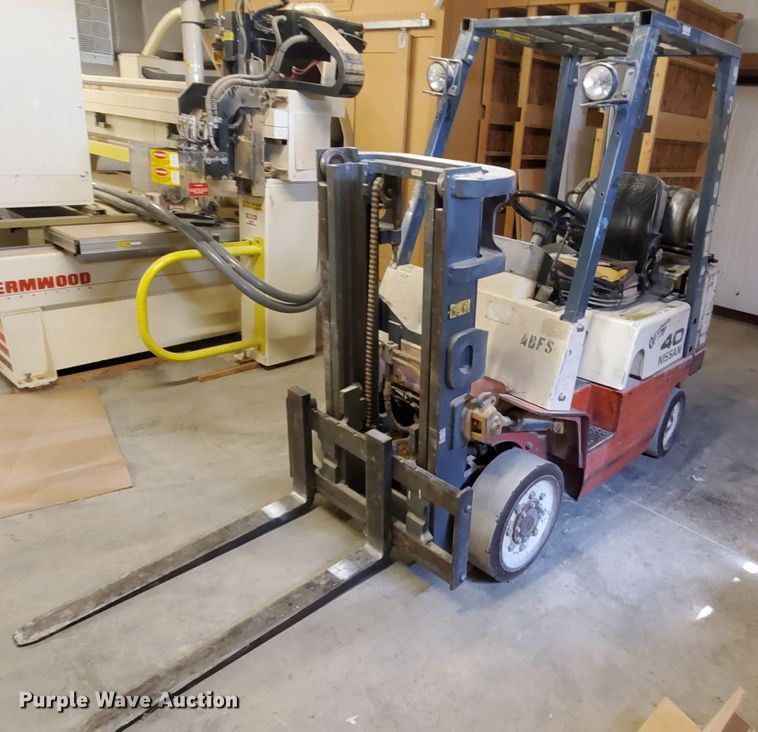 image for item KK9401 Nissan 40  forklift