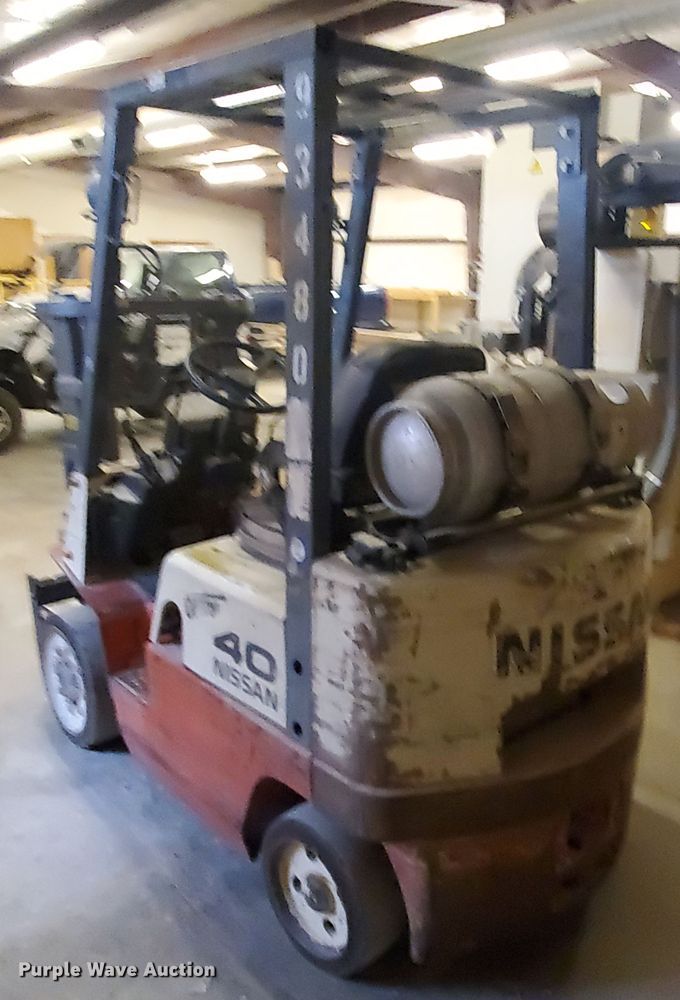 image for item KK9401 Nissan 40  forklift
