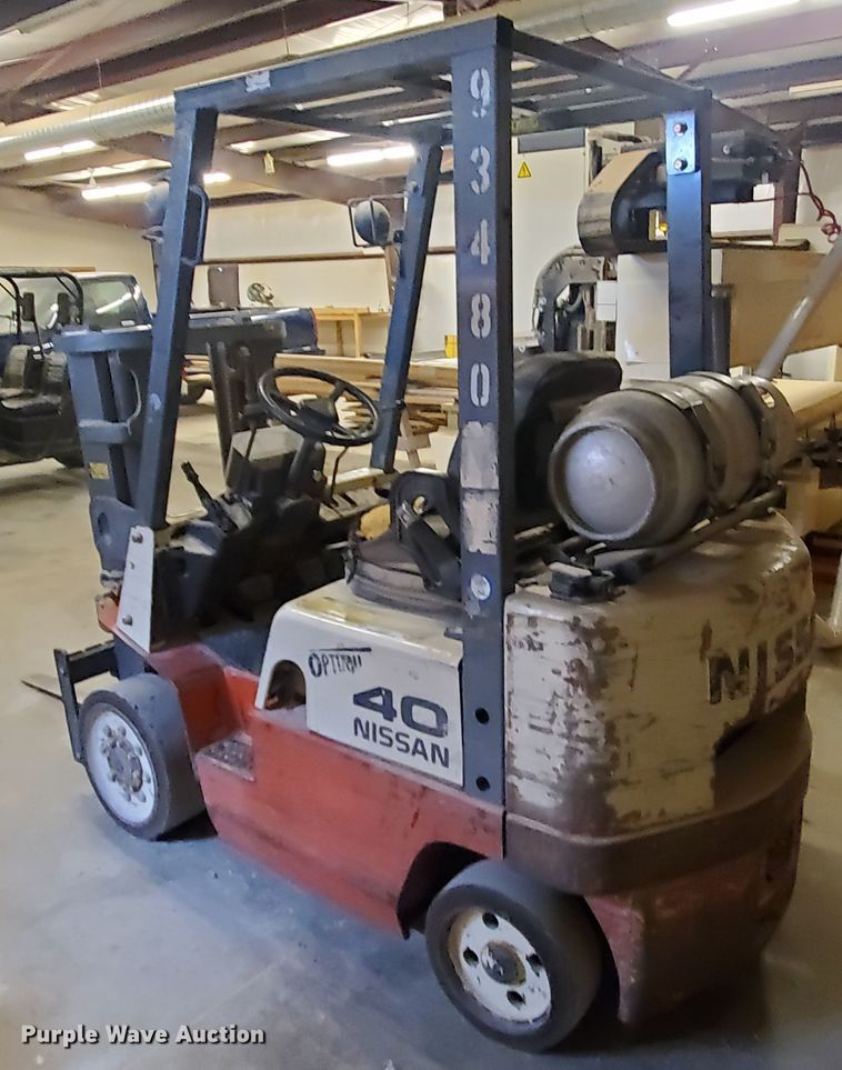 image for item KK9401 Nissan 40  forklift