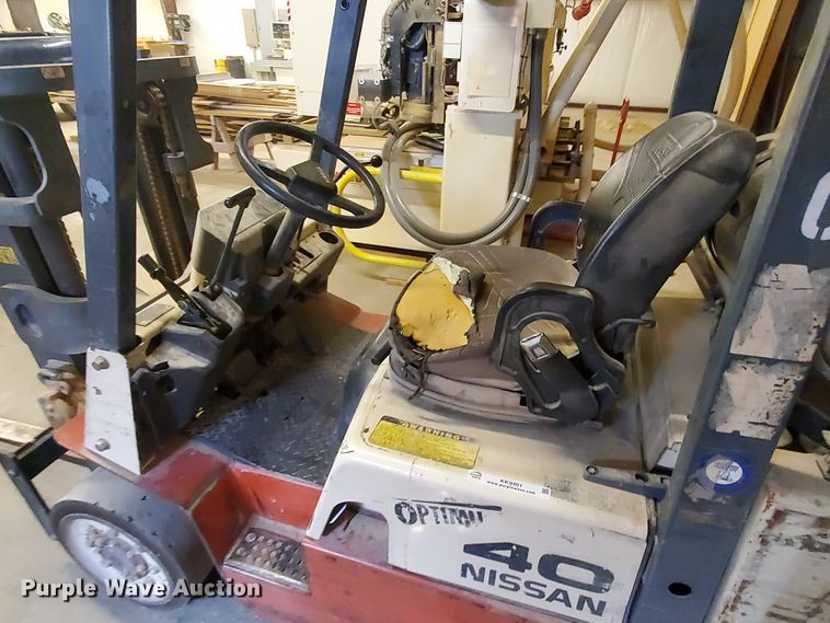 image for item KK9401 Nissan 40  forklift