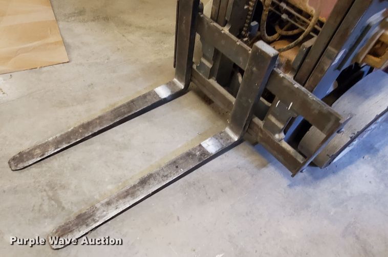 image for item KK9401 Nissan 40  forklift