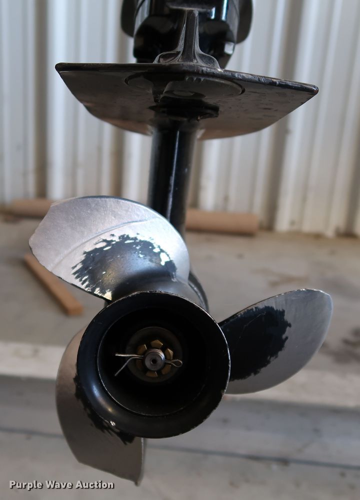 image for item KQ9771 2015 Mercury F20ML 1F20211EK  boat engine