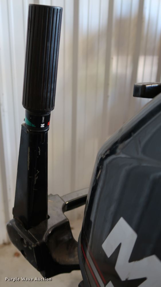 image for item KQ9773 2007 Mercury F25M 1A25203FK  boat engine