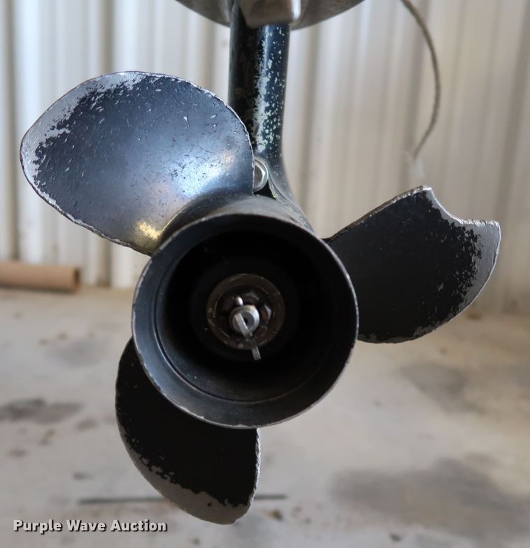 image for item KQ9773 2007 Mercury F25M 1A25203FK  boat engine