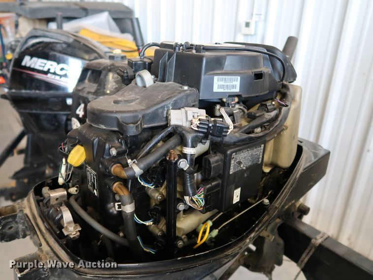 image for item KQ9773 2007 Mercury F25M 1A25203FK  boat engine