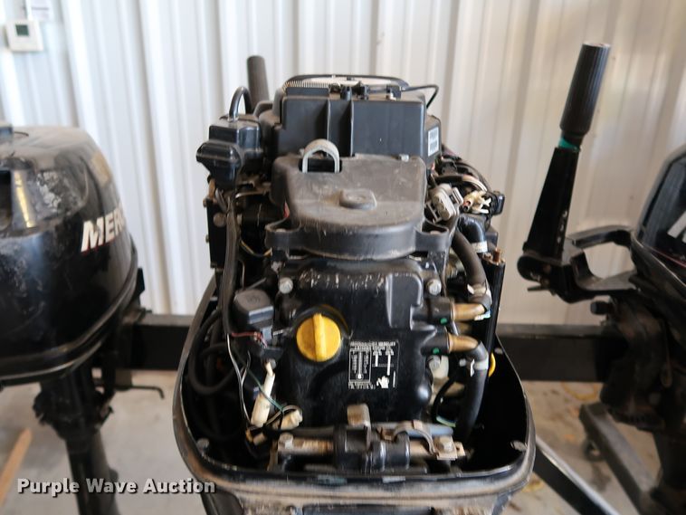 image for item KQ9773 2007 Mercury F25M 1A25203FK  boat engine