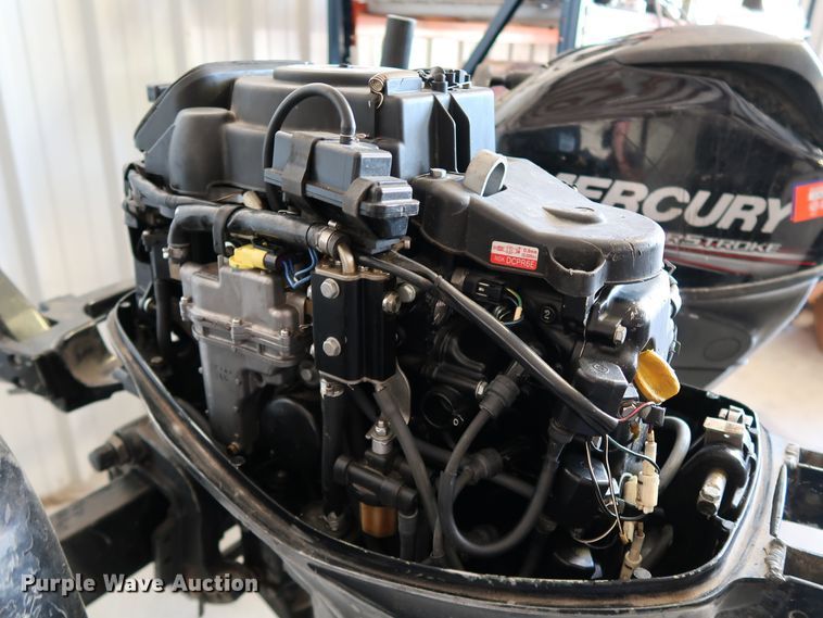 image for item KQ9773 2007 Mercury F25M 1A25203FK  boat engine