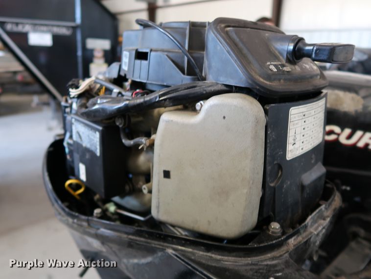 image for item KQ9773 2007 Mercury F25M 1A25203FK  boat engine