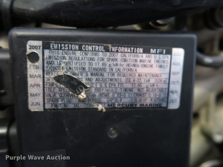 image for item KQ9773 2007 Mercury F25M 1A25203FK  boat engine