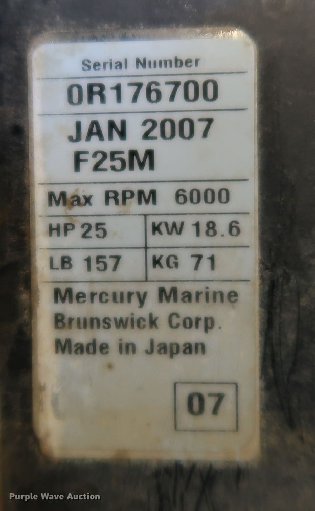 image for item KQ9773 2007 Mercury F25M 1A25203FK  boat engine