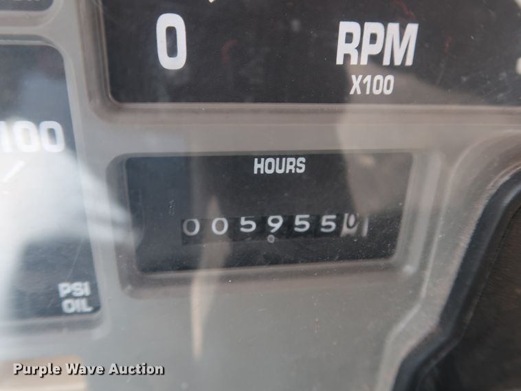 image for item KQ9779 2000 International 4900  flatbed truck