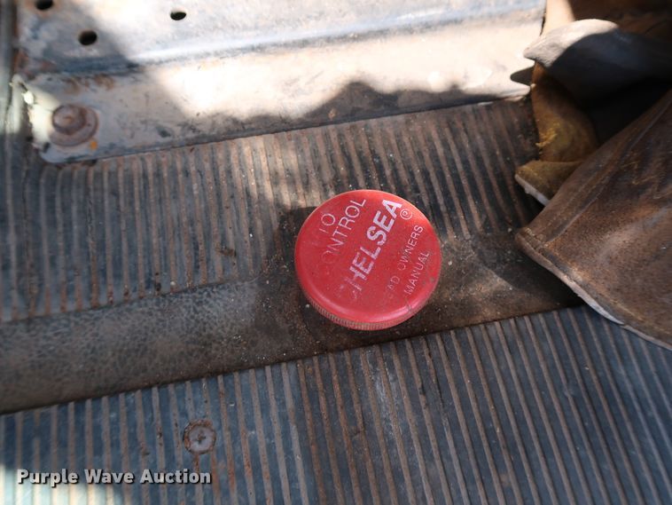 image for item KQ9779 2000 International 4900  flatbed truck