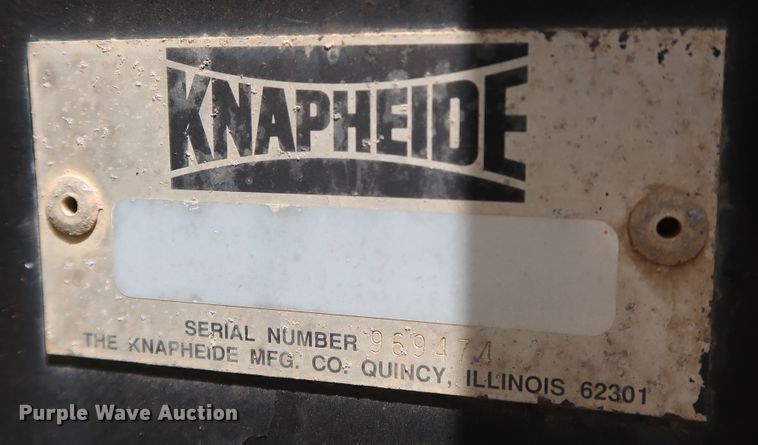 image for item KQ9779 2000 International 4900  flatbed truck