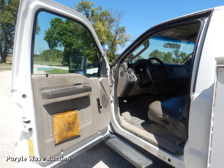 image for item KW9805 2008 Ford F550 XL  utility / service truck