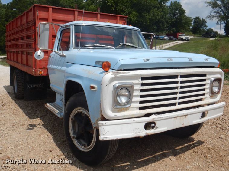 image for item KW9816 1972 Ford F700  grain truck