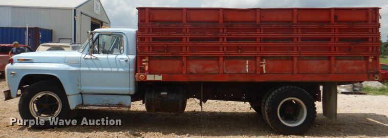image for item KW9816 1972 Ford F700  grain truck