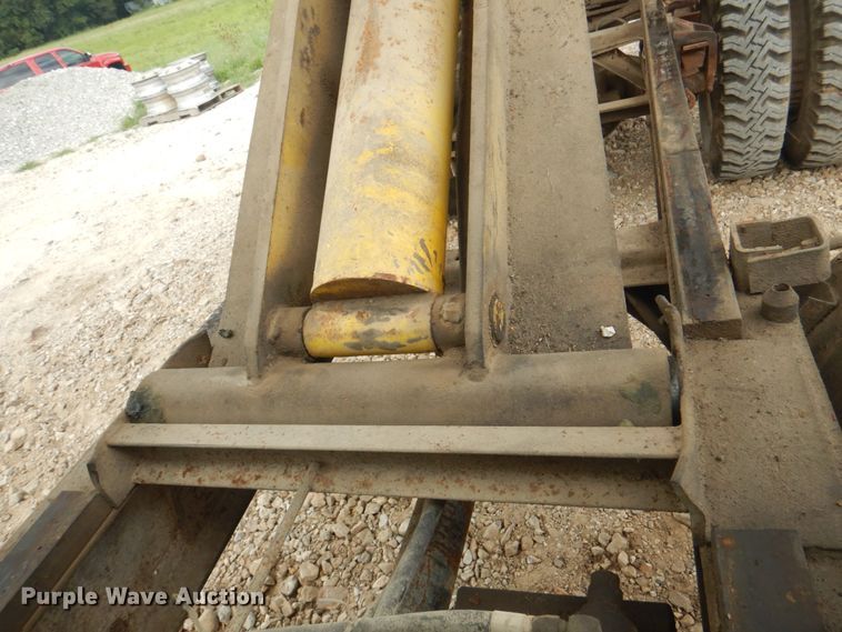 image for item KW9816 1972 Ford F700  grain truck