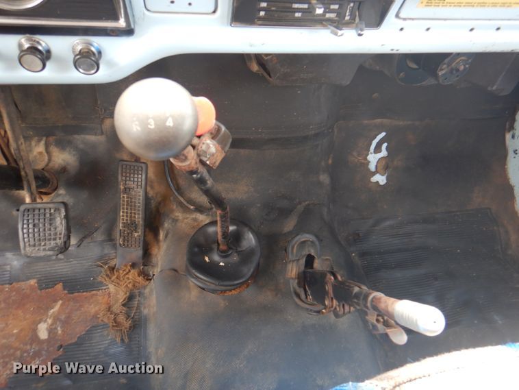image for item KW9816 1972 Ford F700  grain truck