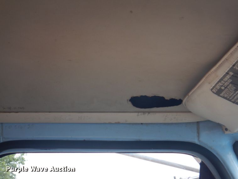 image for item KW9816 1972 Ford F700  grain truck