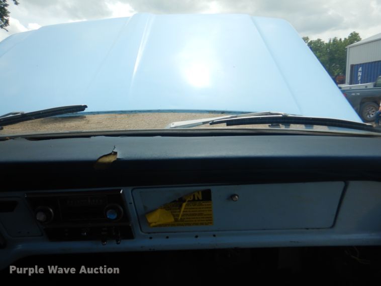 image for item KW9816 1972 Ford F700  grain truck