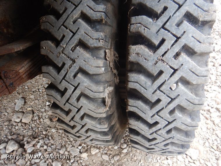 image for item KW9816 1972 Ford F700  grain truck