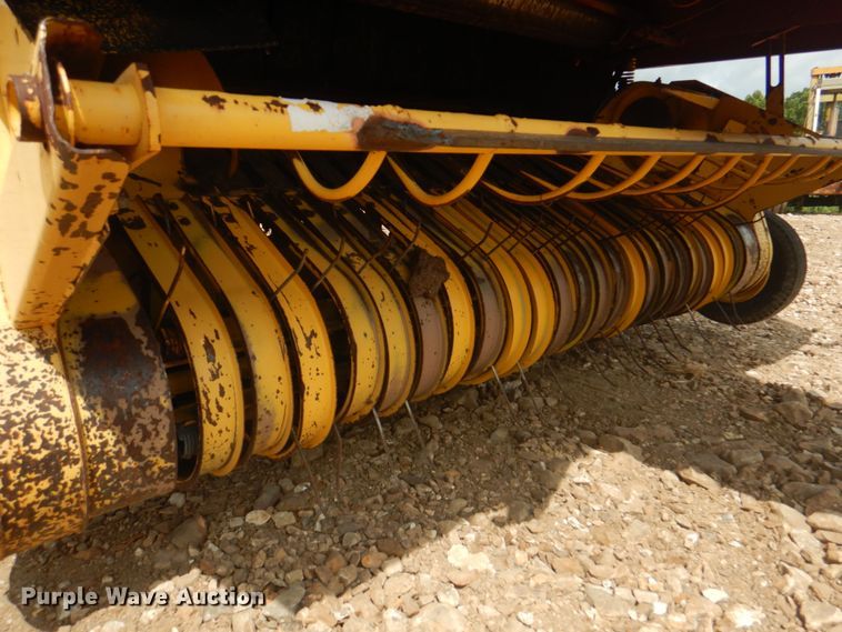 image for item KW9822 1995 New Holland 650 Fastnet  round baler