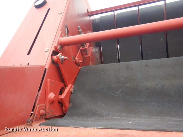 image for item KW9822 1995 New Holland 650 Fastnet  round baler