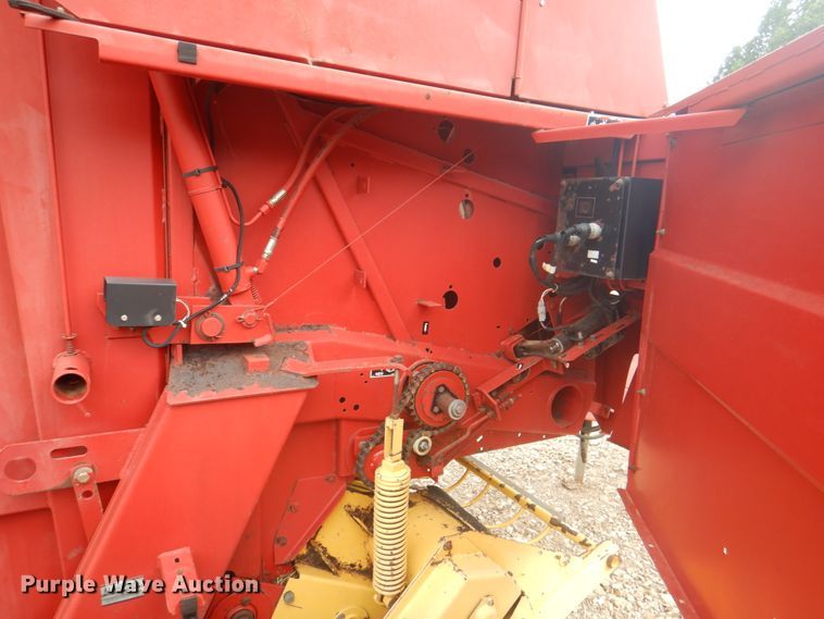 image for item KW9822 1995 New Holland 650 Fastnet  round baler