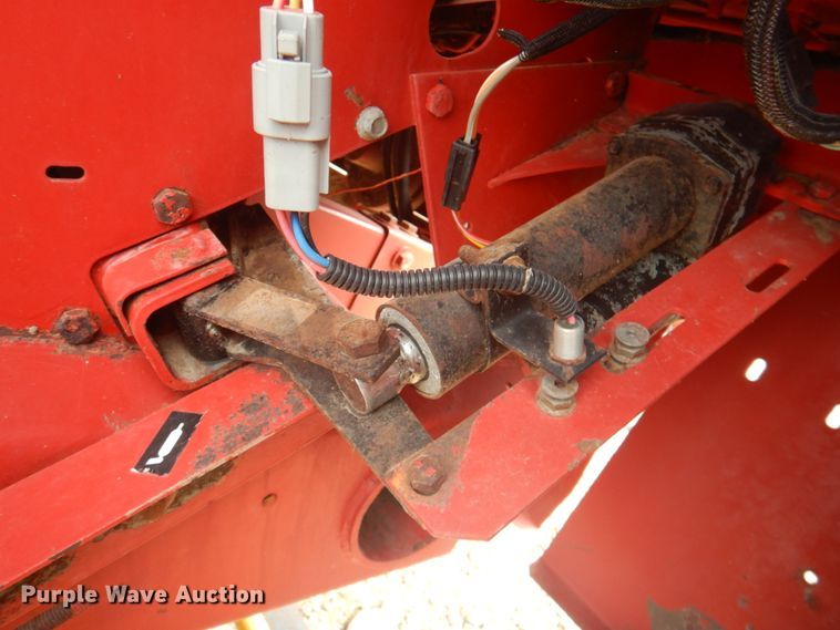 image for item KW9822 1995 New Holland 650 Fastnet  round baler