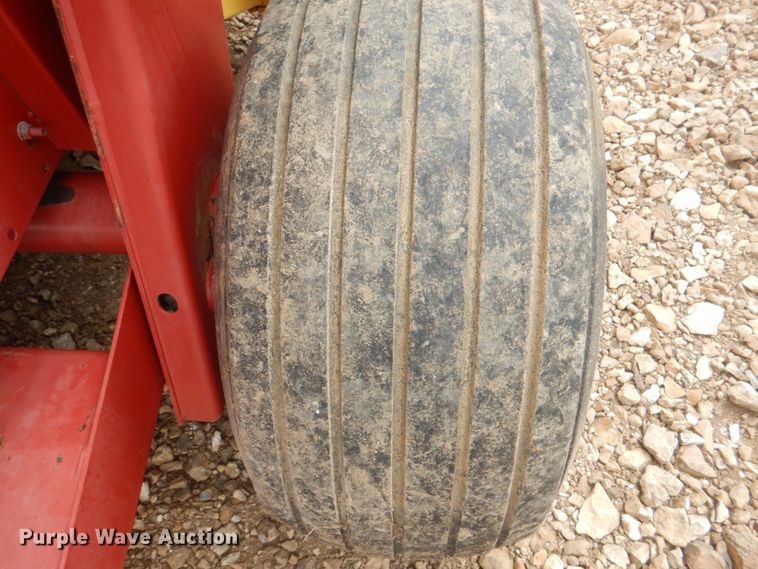 image for item KW9822 1995 New Holland 650 Fastnet  round baler