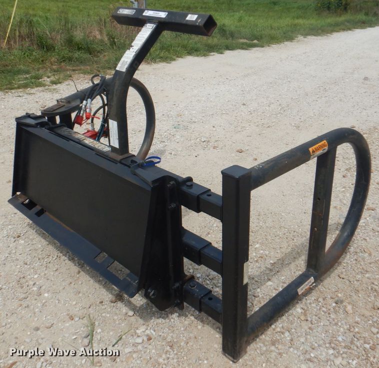 WorkSaver skid steer bale hugger in Tebbetts, MO Item KW9828 sold