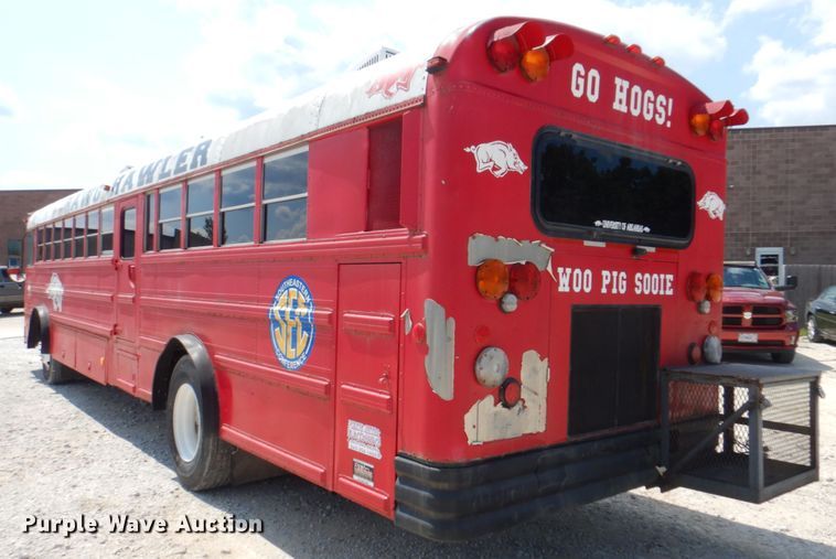 image for item KW9838 1996 International 3000  coach bus