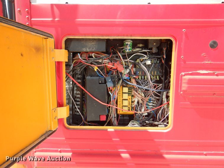 image for item KW9838 1996 International 3000  coach bus