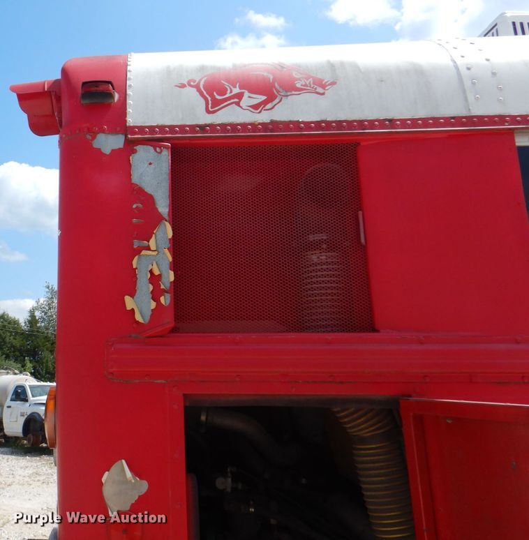 image for item KW9838 1996 International 3000  coach bus