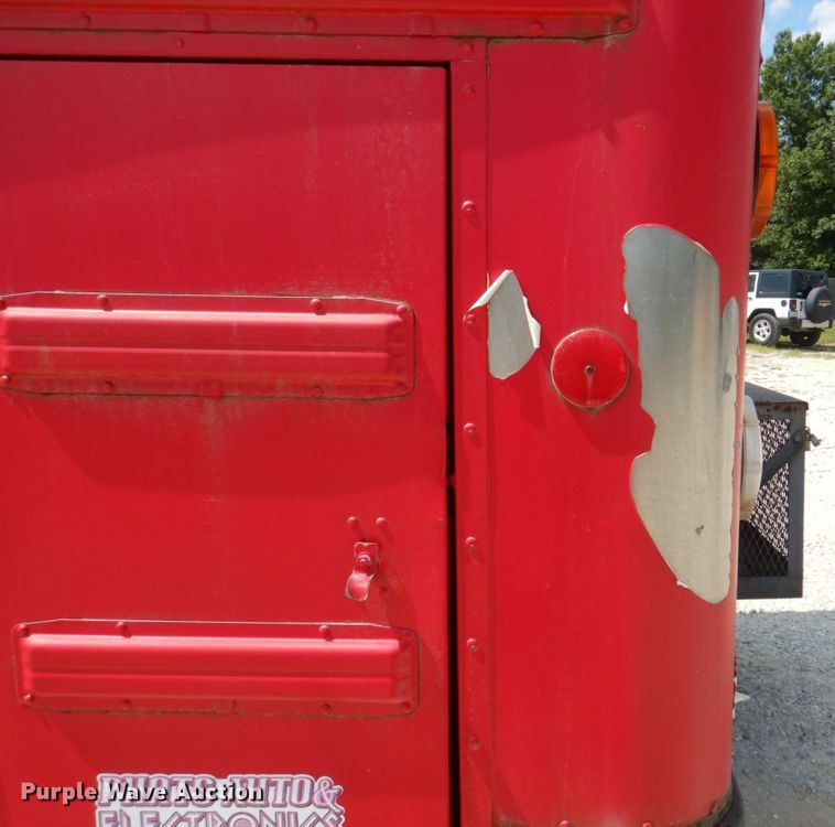 image for item KW9838 1996 International 3000  coach bus