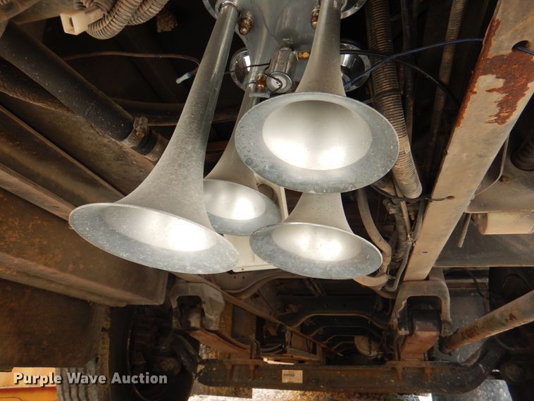 image for item KW9838 1996 International 3000  coach bus