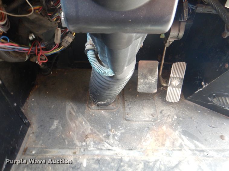 image for item KW9838 1996 International 3000  coach bus