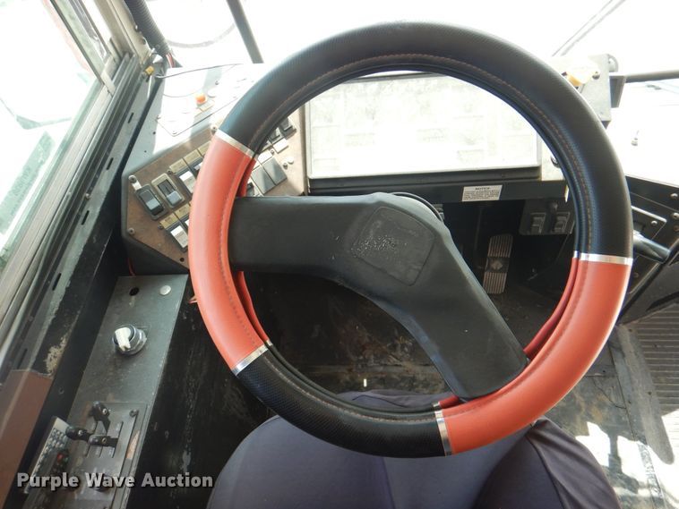 image for item KW9838 1996 International 3000  coach bus