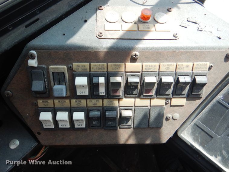 image for item KW9838 1996 International 3000  coach bus