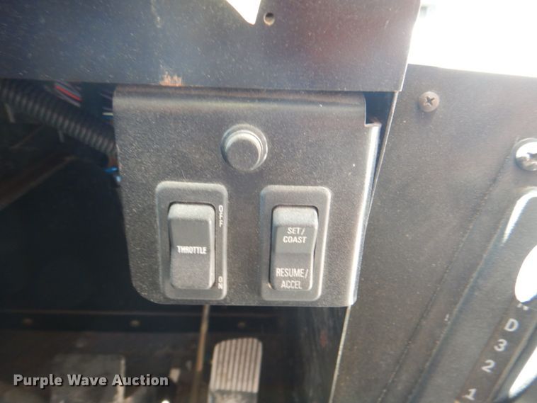 image for item KW9838 1996 International 3000  coach bus