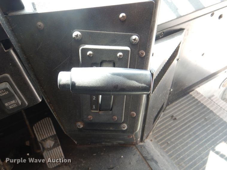 image for item KW9838 1996 International 3000  coach bus