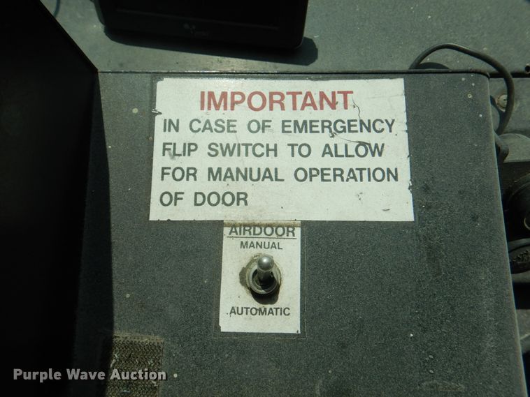 image for item KW9838 1996 International 3000  coach bus